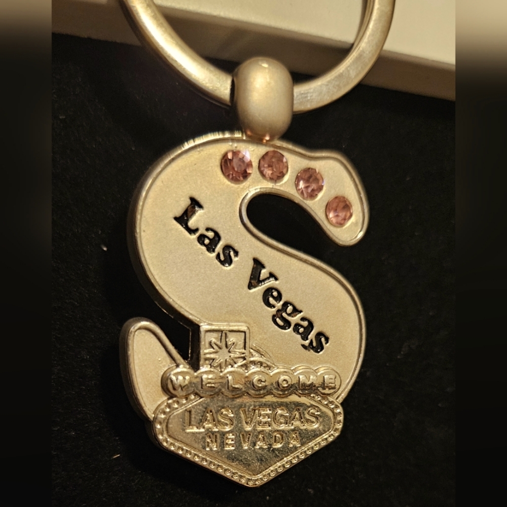 LSS Las Vegas NV Silvertone Monogram "S" Keychain w/ Pink Rhinestones Souvenier